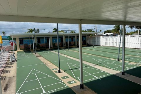 Condo in Holiday, Florida, 2 bedrooms  № 2222617 - photo 27