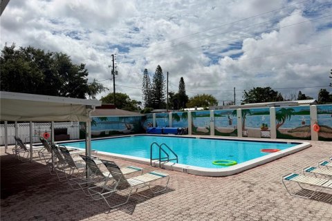 Condo in Holiday, Florida, 2 bedrooms  № 2222617 - photo 26