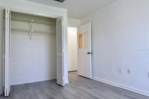 Condo in Holiday, Florida, 2 bedrooms  № 2222617 - photo 21
