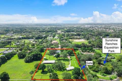 House in Southwest Ranches, Florida 7 bedrooms, 549.98 sq.m. № 1703451 - photo 3