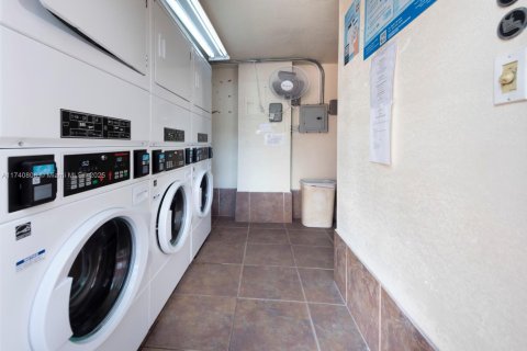 Condo in Fort Lauderdale, Florida, 2 bedrooms  № 1490218 - photo 18
