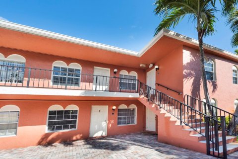 Condo in Fort Lauderdale, Florida, 2 bedrooms  № 1490218 - photo 2