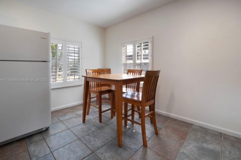 Condo in Fort Lauderdale, Florida, 2 bedrooms  № 1490218 - photo 11