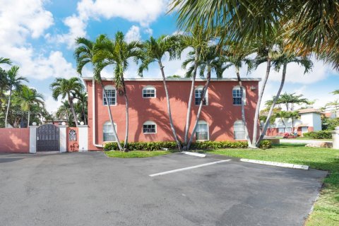 Condo in Fort Lauderdale, Florida, 2 bedrooms  № 1490218 - photo 17