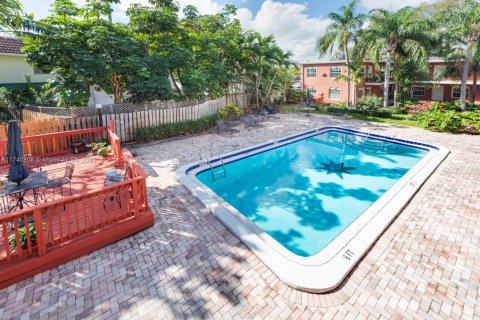 Condo in Fort Lauderdale, Florida, 2 bedrooms  № 1490218 - photo 8