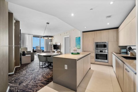 Copropriété à louer à Hollywood, Floride: 2 chambres, 104.89 m2 № 2154717 - photo 8