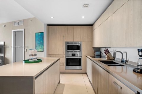 Copropriété à louer à Hollywood, Floride: 2 chambres, 104.89 m2 № 2154717 - photo 10