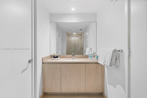 Copropriété à louer à Hollywood, Floride: 2 chambres, 104.89 m2 № 2154717 - photo 6