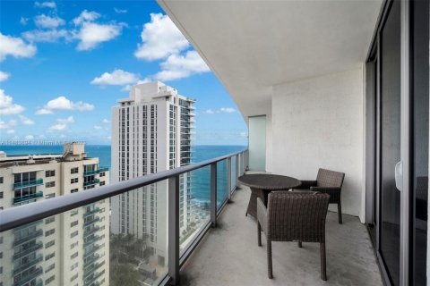 Copropriété à louer à Hollywood, Floride: 2 chambres, 104.89 m2 № 2154717 - photo 18
