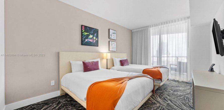 Condo à Hollywood, Floride, 2 chambres  № 2154717