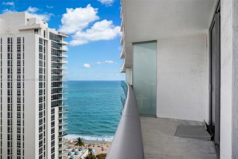 Copropriété à louer à Hollywood, Floride: 2 chambres, 104.89 m2 № 2154717 - photo 19