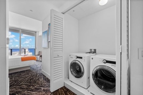 Copropriété à louer à Hollywood, Floride: 2 chambres, 104.89 m2 № 2154717 - photo 28