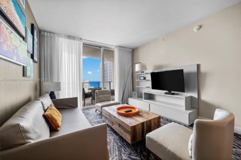 Copropriété à louer à Hollywood, Floride: 2 chambres, 104.89 m2 № 2154717 - photo 14