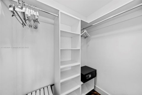 Copropriété à louer à Hollywood, Floride: 2 chambres, 104.89 m2 № 2154717 - photo 5
