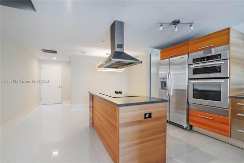 Condo in Aventura, Florida, 1 bedroom  № 1869899 - photo 9