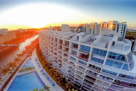 Condo in Aventura, Florida, 1 bedroom  № 1869899 - photo 15