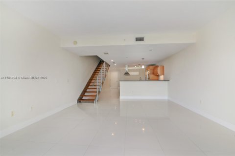 Condo in Aventura, Florida, 1 bedroom  № 1869899 - photo 3