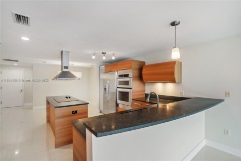Condo in Aventura, Florida, 1 bedroom  № 1869899 - photo 10