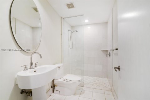Condo in Aventura, Florida, 1 bedroom  № 1869899 - photo 12