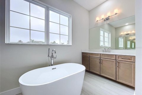 House in Weeki Wachee, Florida 4 bedrooms, 227.42 sq.m. № 1735104 - photo 8
