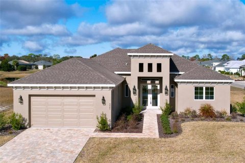 House in Weeki Wachee, Florida 4 bedrooms, 227.42 sq.m. № 1735104 - photo 1