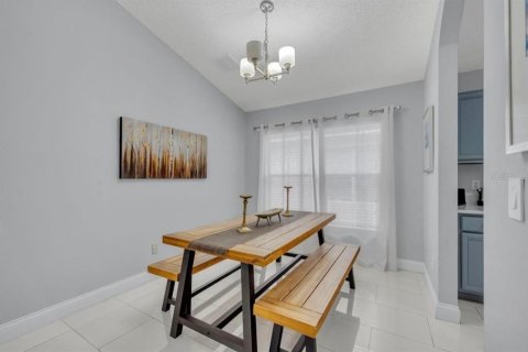 Casa en venta en Kissimmee, Florida, 5 dormitorios, 210.8 m2 № 2157434 - foto 5