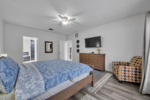 Casa en venta en Kissimmee, Florida, 5 dormitorios, 210.8 m2 № 2157434 - foto 26