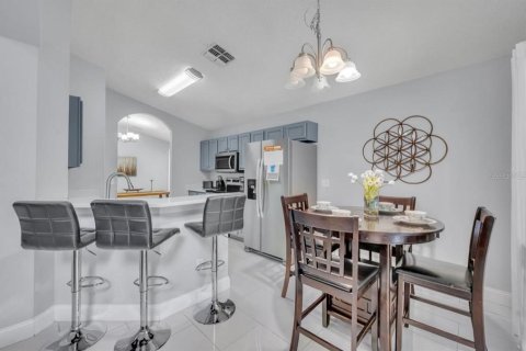 Casa en venta en Kissimmee, Florida, 5 dormitorios, 210.8 m2 № 2157434 - foto 14