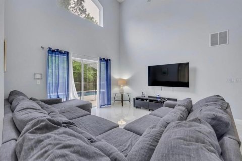 Casa en venta en Kissimmee, Florida, 5 dormitorios, 210.8 m2 № 2157434 - foto 8