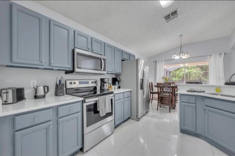 Casa en venta en Kissimmee, Florida, 5 dormitorios, 210.8 m2 № 2157434 - foto 10