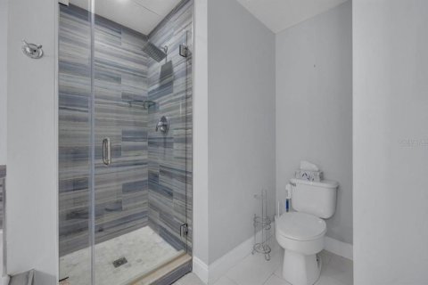 Casa en venta en Kissimmee, Florida, 5 dormitorios, 210.8 m2 № 2157434 - foto 29