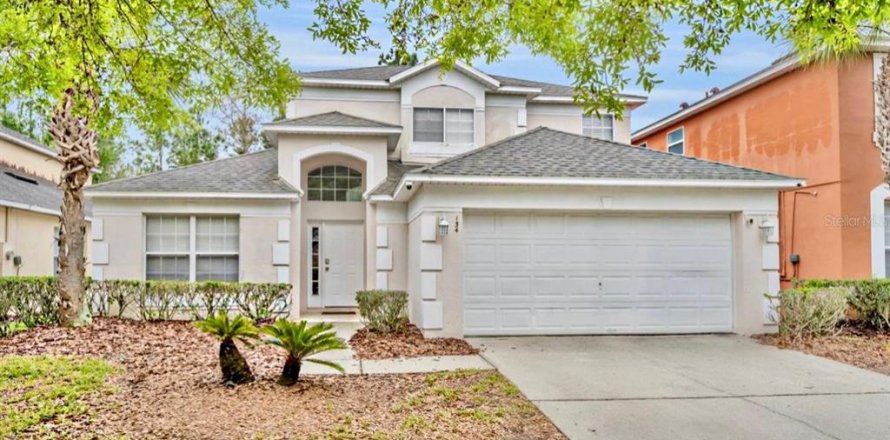 Casa en Kissimmee, Florida 5 dormitorios, 210.8 m2 № 2157434