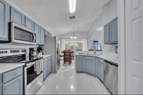 Casa en venta en Kissimmee, Florida, 5 dormitorios, 210.8 m2 № 2157434 - foto 11