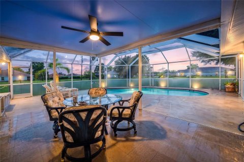 Villa ou maison à vendre à Punta Gorda, Floride: 3 chambres, 174.75 m2 № 2413526 - photo 5