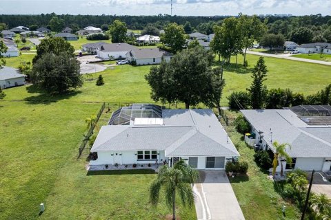 Villa ou maison à vendre à Punta Gorda, Floride: 3 chambres, 174.75 m2 № 2413526 - photo 15