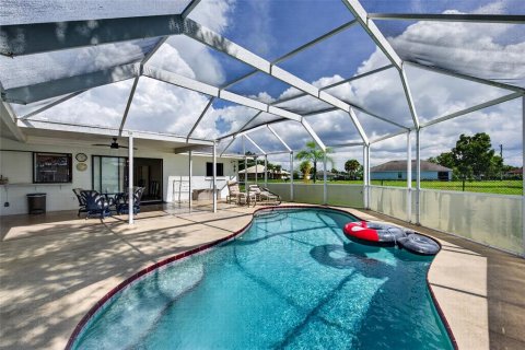 Villa ou maison à vendre à Punta Gorda, Floride: 3 chambres, 174.75 m2 № 2413526 - photo 8