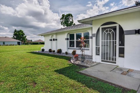 Villa ou maison à vendre à Punta Gorda, Floride: 3 chambres, 174.75 m2 № 2413526 - photo 19