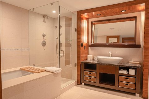 Condo in Miami Beach, Florida, 1 bedroom  № 1971612 - photo 5