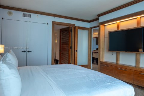 Condo in Miami Beach, Florida, 1 bedroom  № 1971612 - photo 3