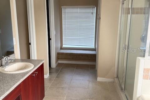 House in Deltona, Florida 5 bedrooms, 247.31 sq.m. № 2148982 - photo 12
