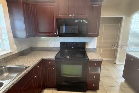 House in Deltona, Florida 5 bedrooms, 247.31 sq.m. № 2148982 - photo 23