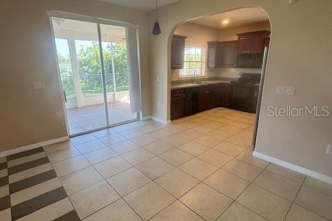 House in Deltona, Florida 5 bedrooms, 247.31 sq.m. № 2148982 - photo 29