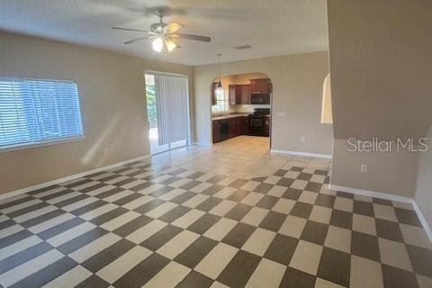 House in Deltona, Florida 5 bedrooms, 247.31 sq.m. № 2148982 - photo 30