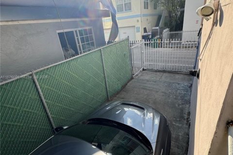 Купить кондоминиум в Майами-Бич, Флорида 2 спальни, 78.04м2, № 1933184 - фото 16