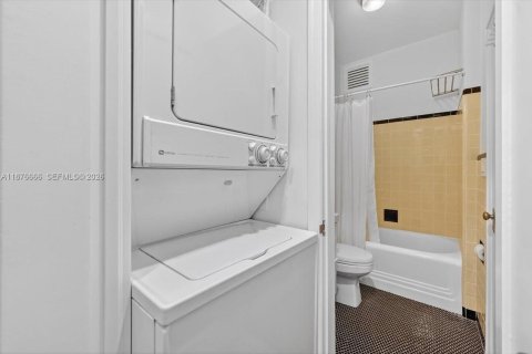 Купить кондоминиум в Майами-Бич, Флорида 2 спальни, 78.04м2, № 1933184 - фото 15