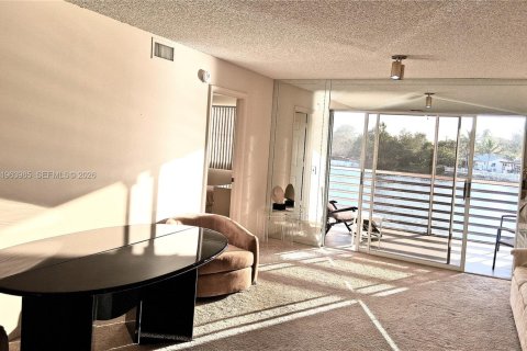 Купить кондоминиум в Санрайз, Флорида 2 спальни, 88.26м2, № 2030261 - фото 10