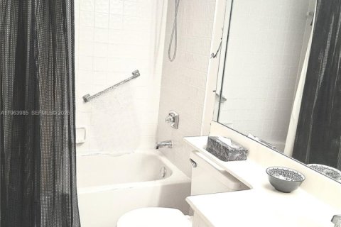 Купить кондоминиум в Санрайз, Флорида 2 спальни, 88.26м2, № 2030261 - фото 22