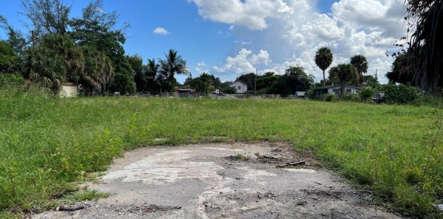 Land in West Palm Beach, Florida № 115765