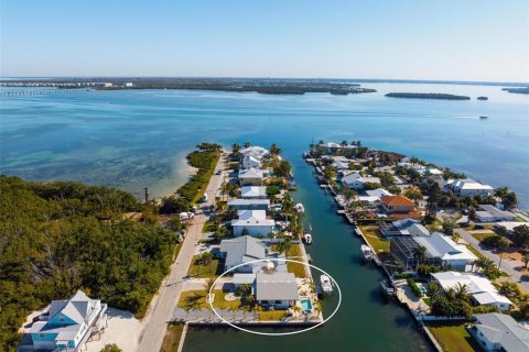 House in Holmes Beach, Florida 3 bedrooms, 153.85 sq.m. № 2092303 - photo 6