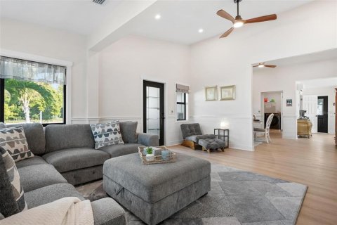 House in Holmes Beach, Florida 3 bedrooms, 153.85 sq.m. № 2092303 - photo 18